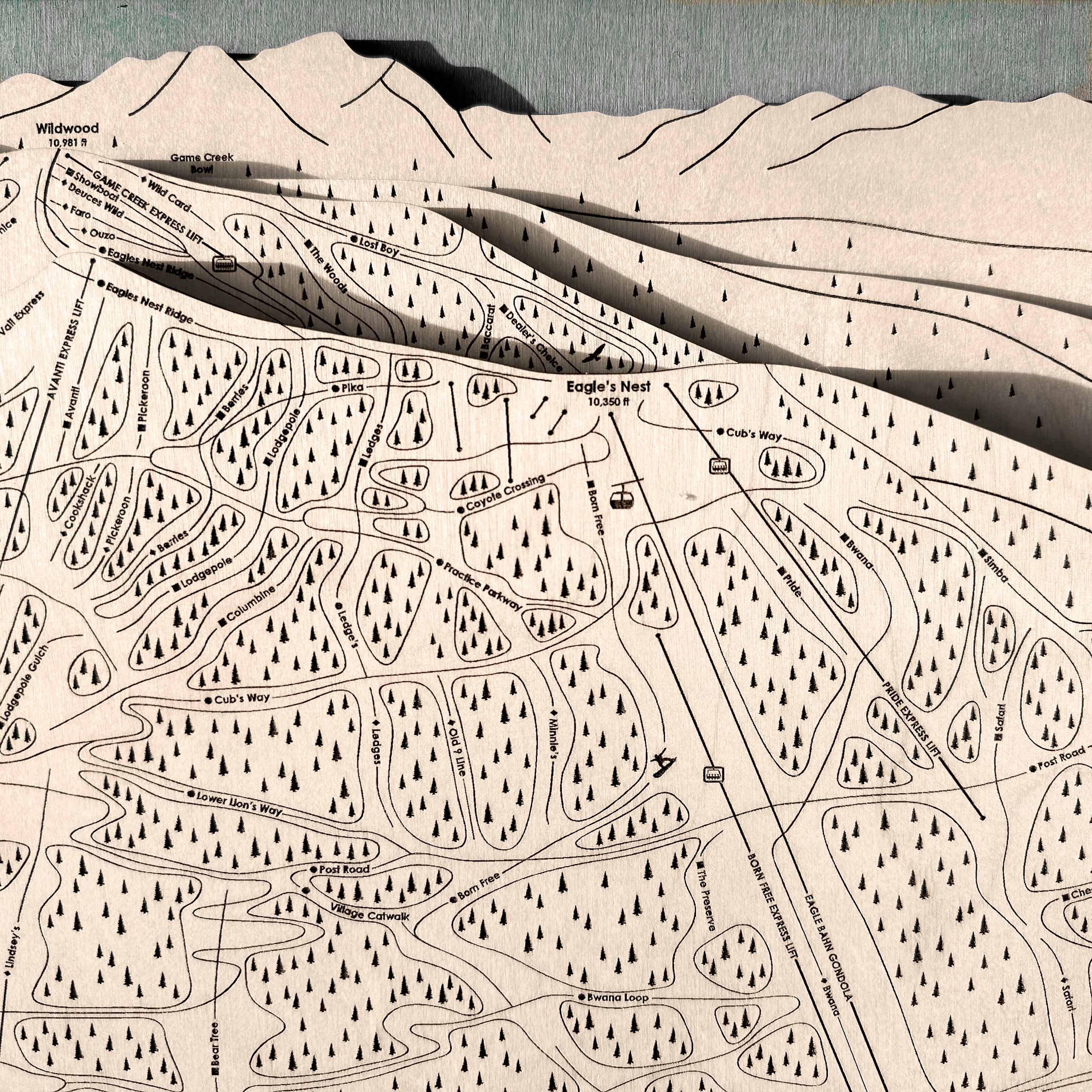 Vail Colorado Ski Trail map featuring ski trails, chairlifts, and mountain points of interest. 